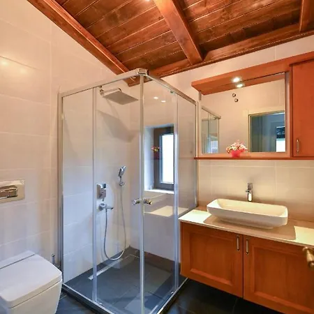 Yaba 1 Villa Villa